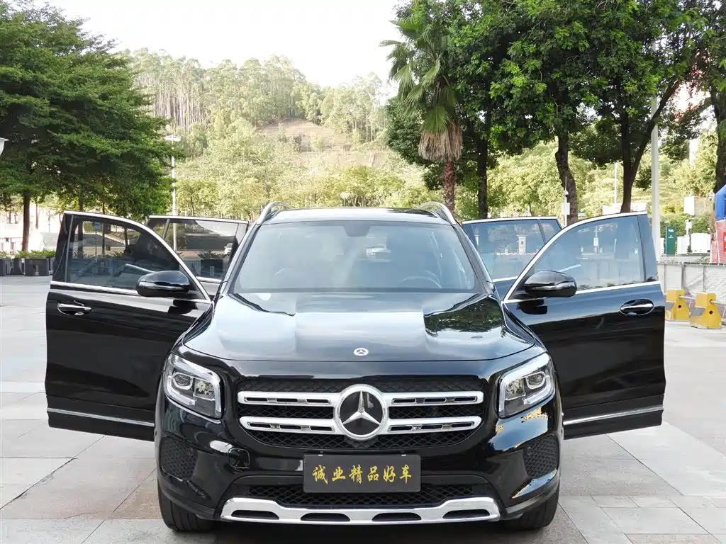 MERCEDES-BENZ GLB