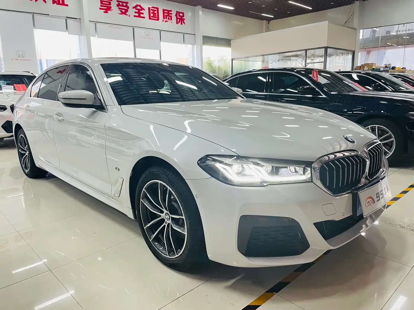BMW 5 Series 2022 525Li M Sport Package фото 3