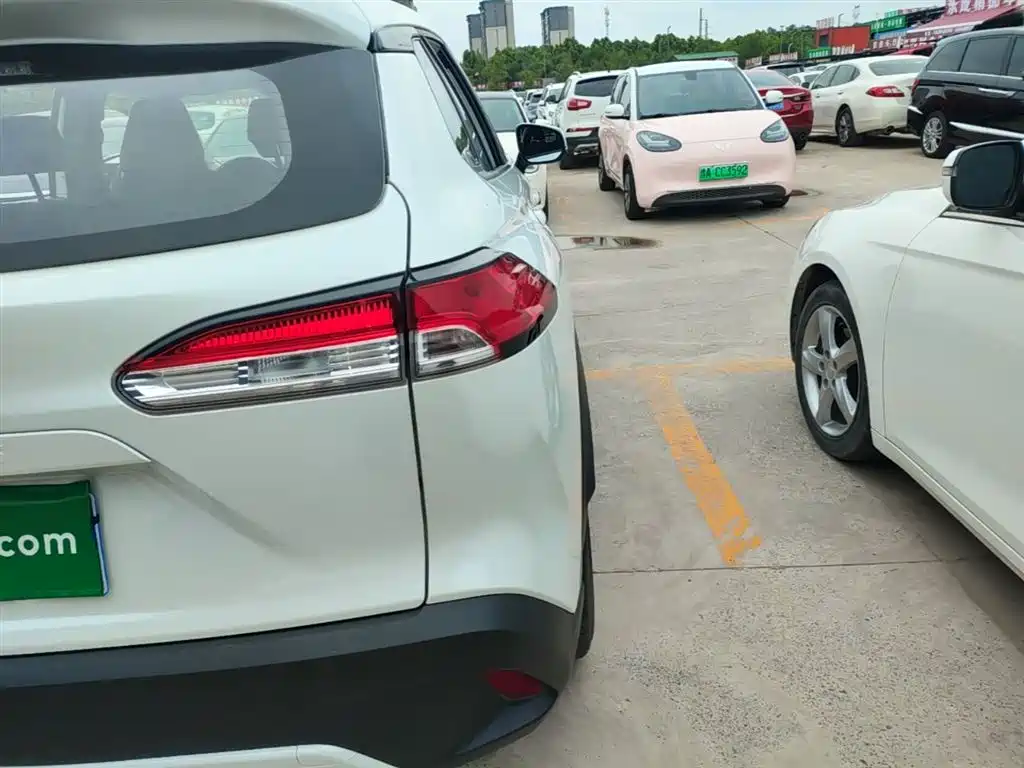 Toyota Corolla Cross 2022 2.0L Pioneer Edition фото 8