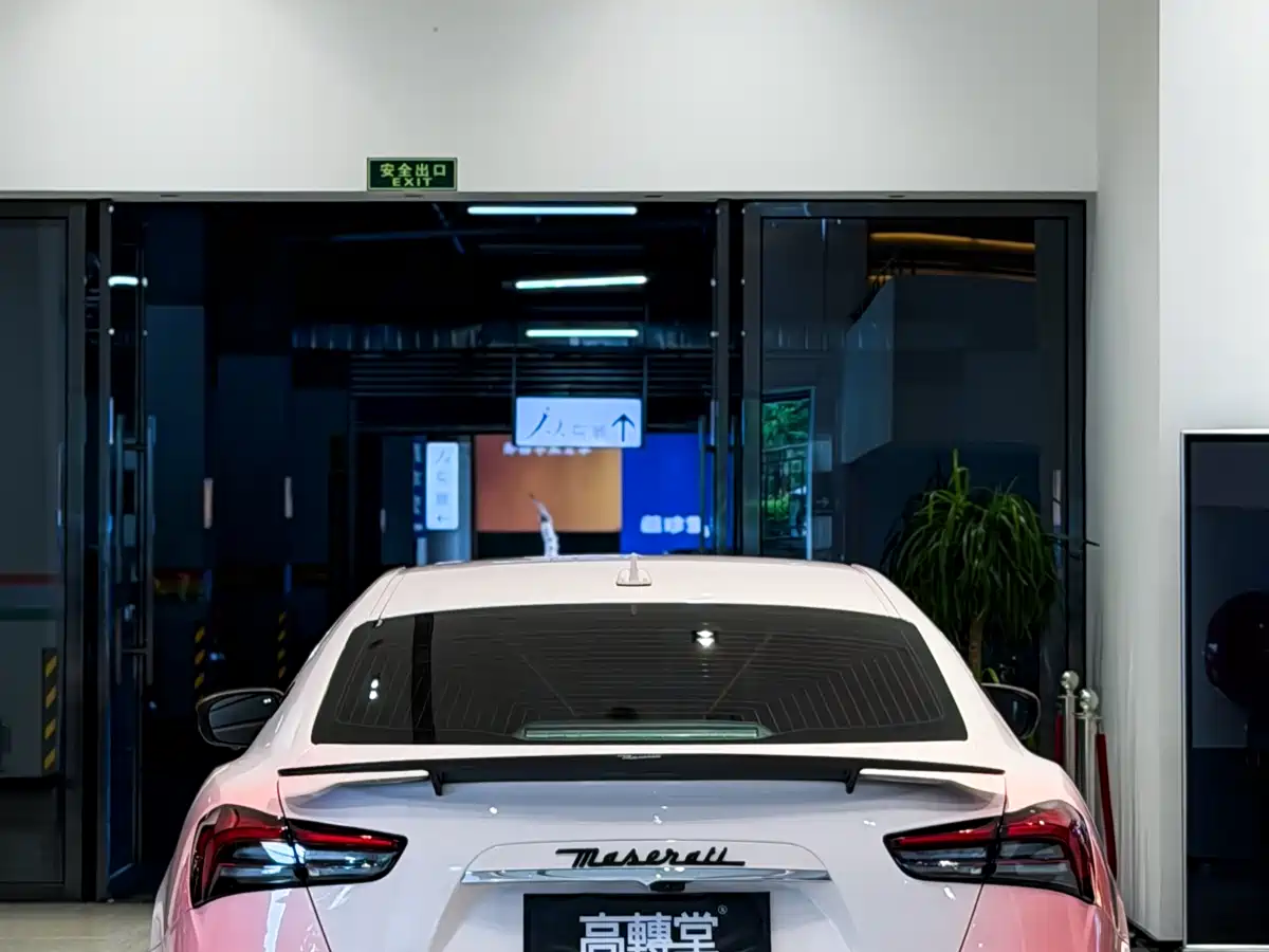 MASERATI GHIBLI