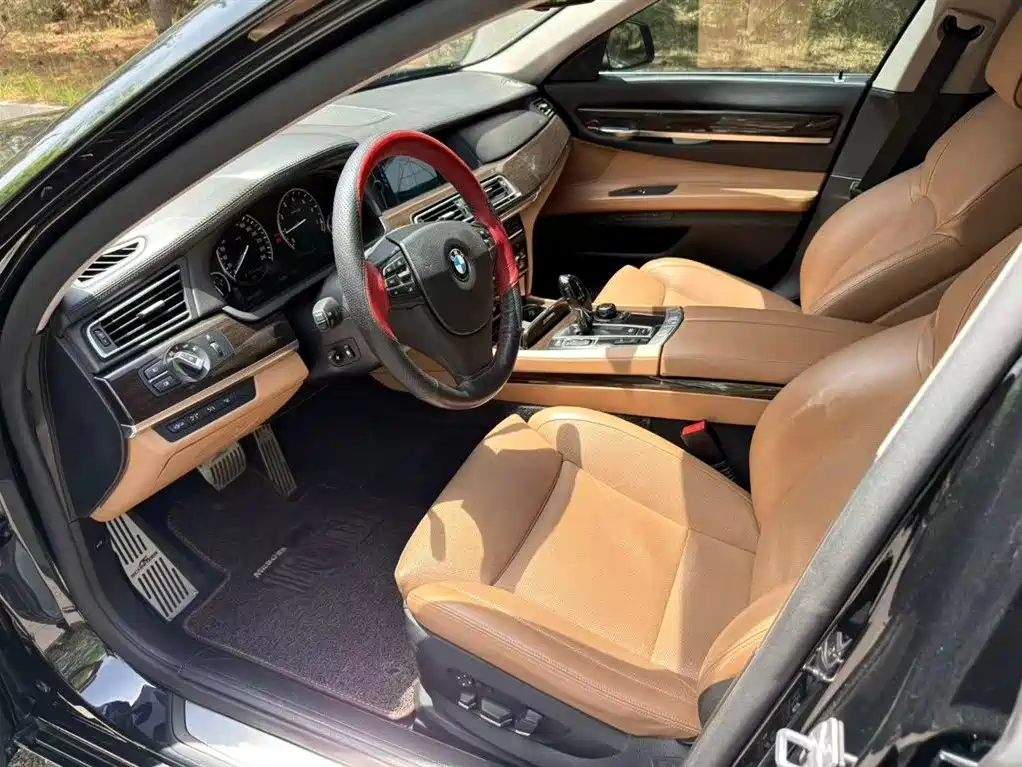 BMW 7 Series 2011 740Li Steinway Limited Edition фото 4