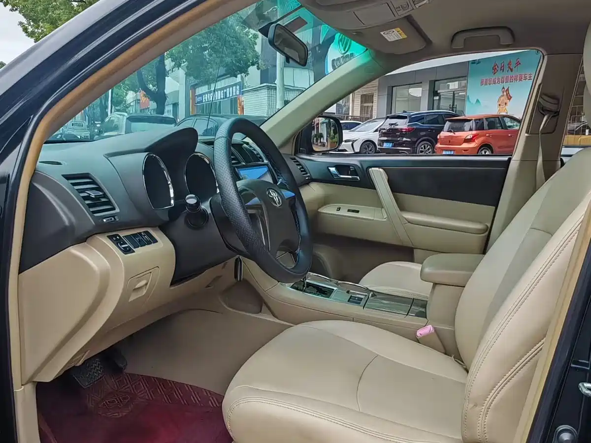 Toyota Highlander 2012 2.7L 2WD 5-seater Elite Edition фото 4