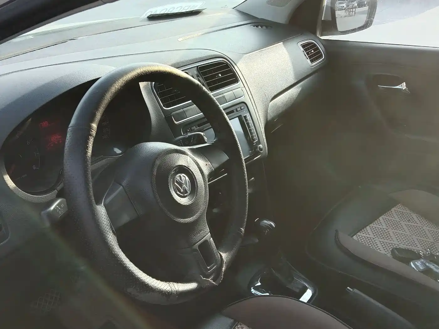 Volkswagen Polo 2013 1.4L Automatic Comfort Edition фото 13