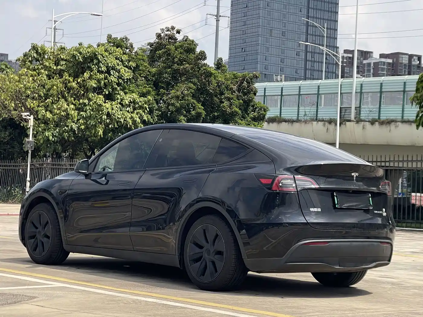 Фото 4 - Tesla Model Y