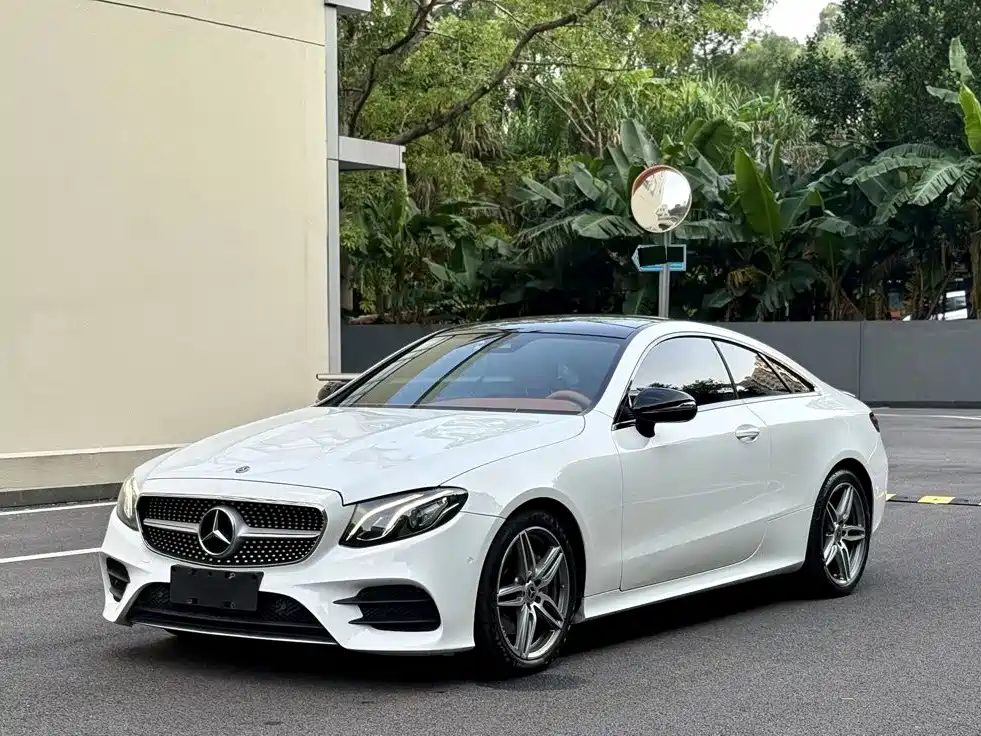 Фото 1 - Mercedes-Benz E-Class (Import)