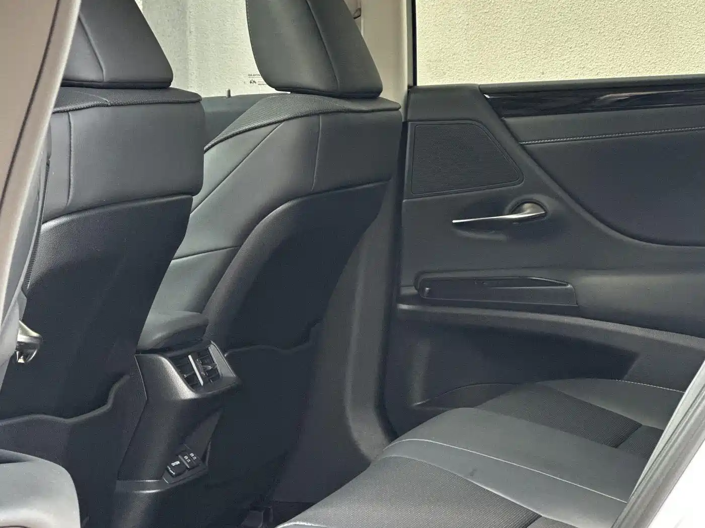 Lexus ES 2020 200 Excellence фото 9