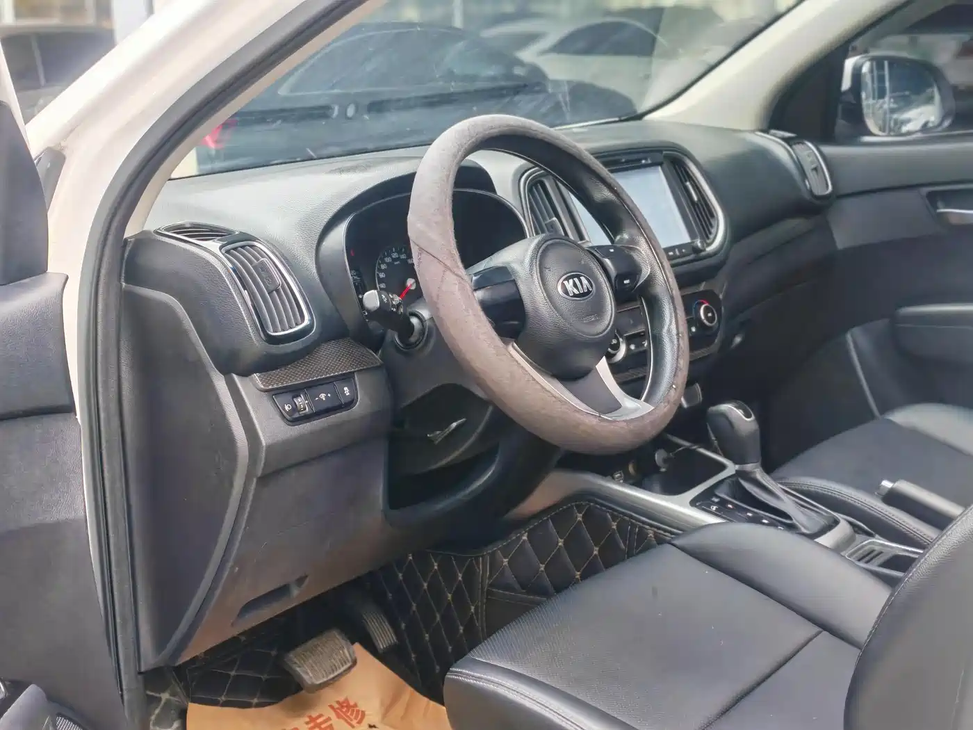 Kia KX3 Smart Run 2015 1.6L Automatic 2WD DLX фото 7