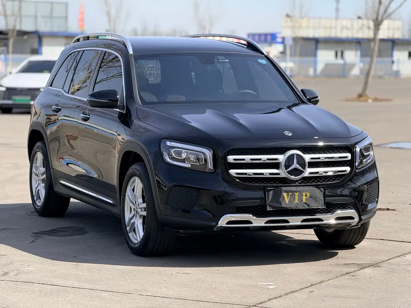 MERCEDES-BENZ GLB