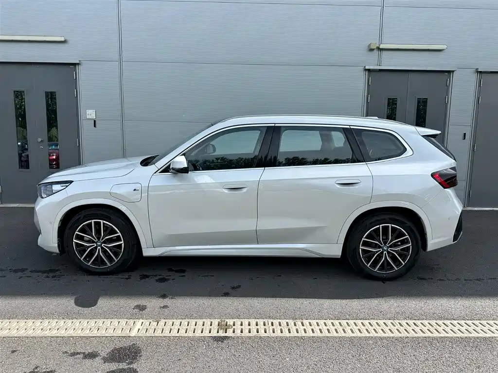 BMW iX1 2025 2025 eDrive25L M Sport Package