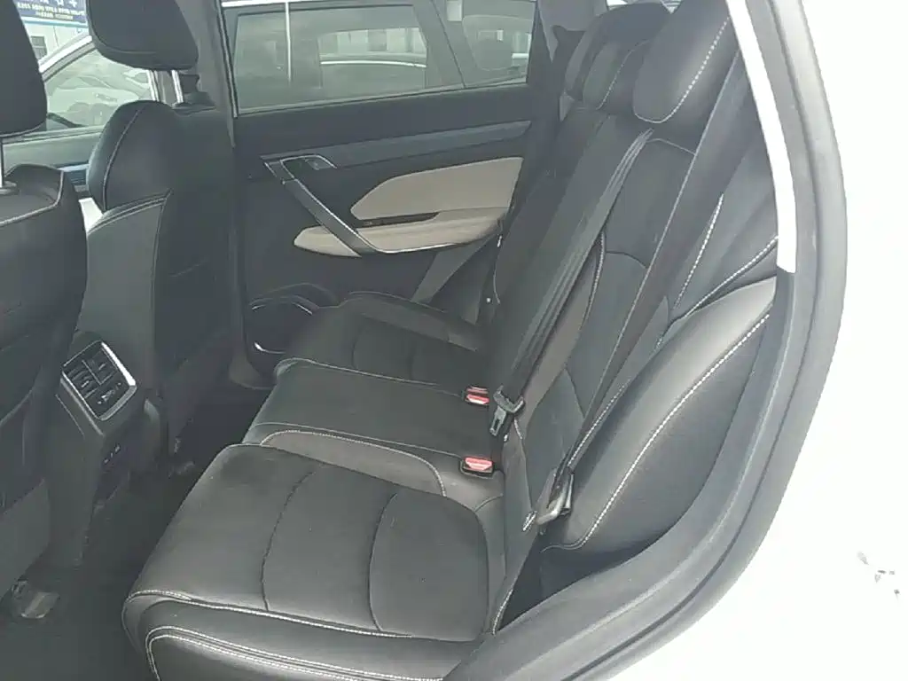 Photo 17 - Geely Boyue