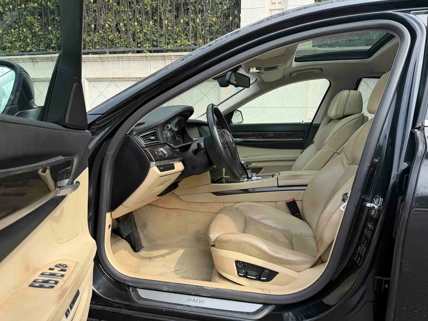 BMW 7 Series 2009 740Li Luxury фото 6