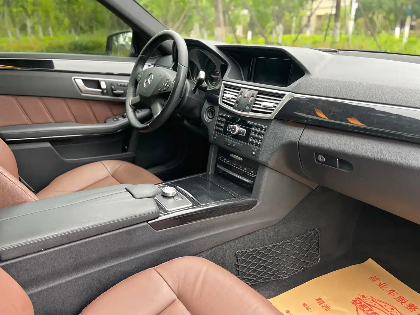Mercedes-Benz E-Class 2013 Model E 260 L CGI Fashion фото 11