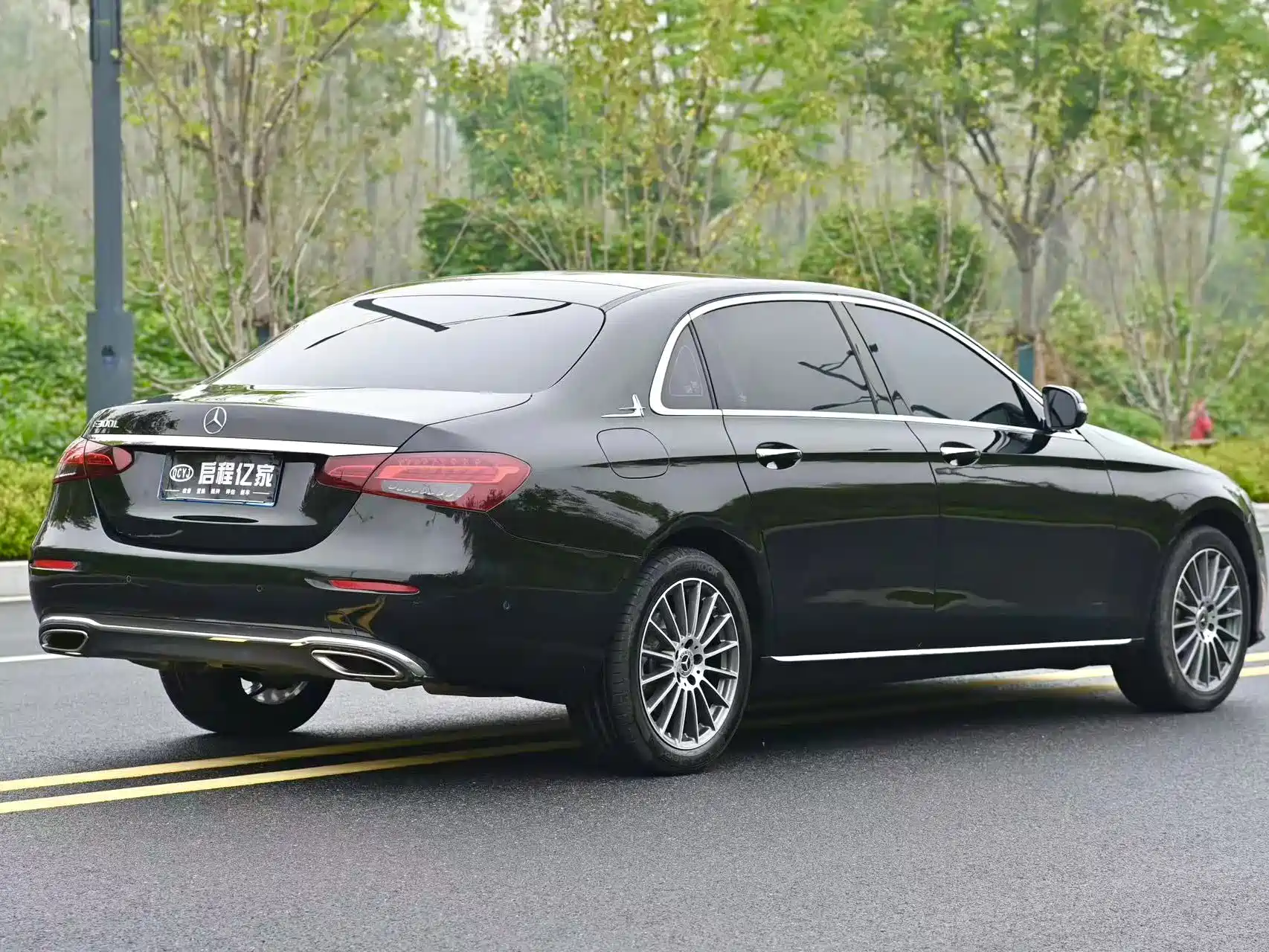 Фото 16 - Mercedes-Benz E-Class
