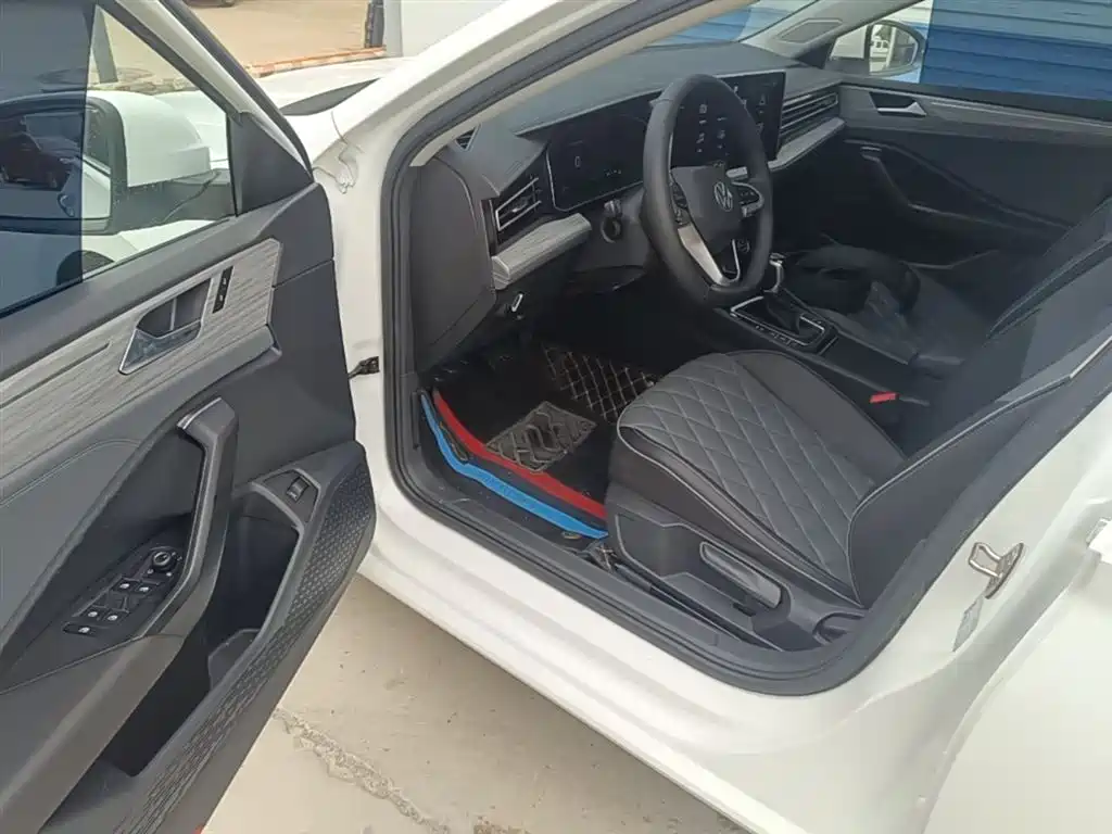 Volkswagen Sagitar 2023 300TSI DSG Surpassing Edition фото 16