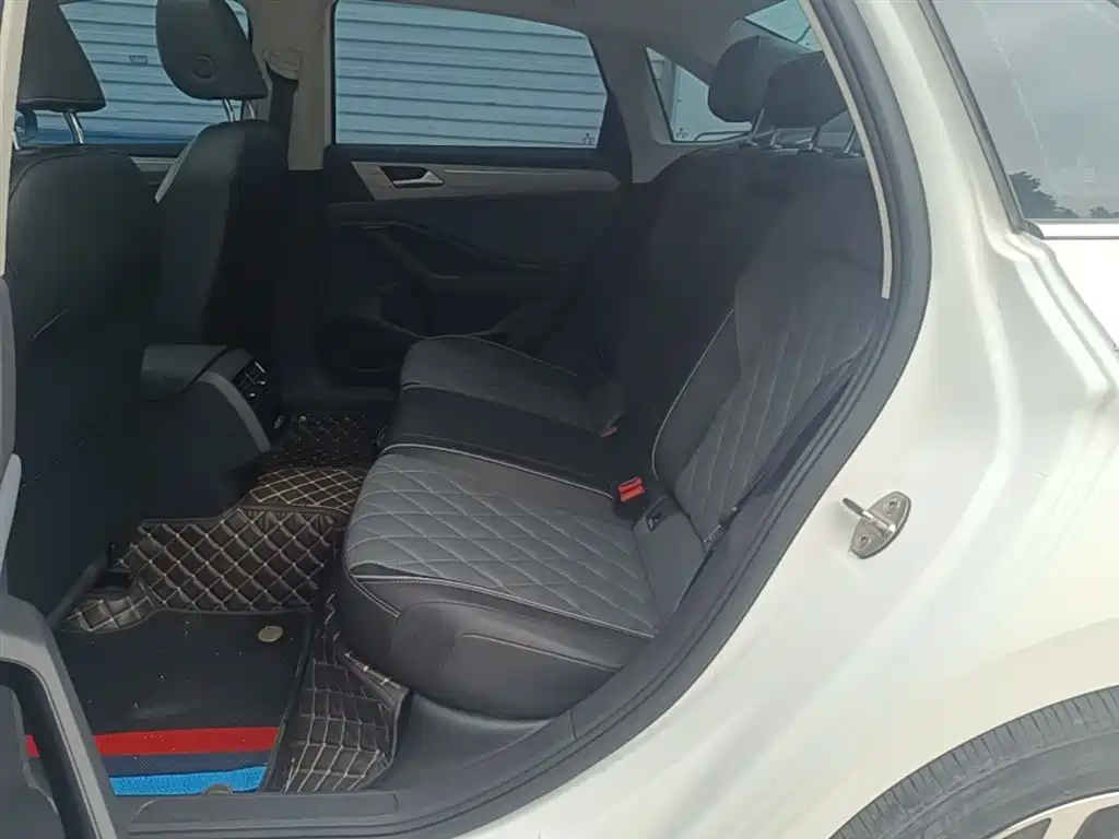 Volkswagen Sagitar 2023 300TSI DSG Surpassing Edition фото 17