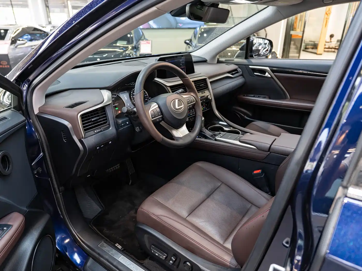 Lexus RX 2020 450hL 4WD Elegance Edition 7-Seater China VI фото 8