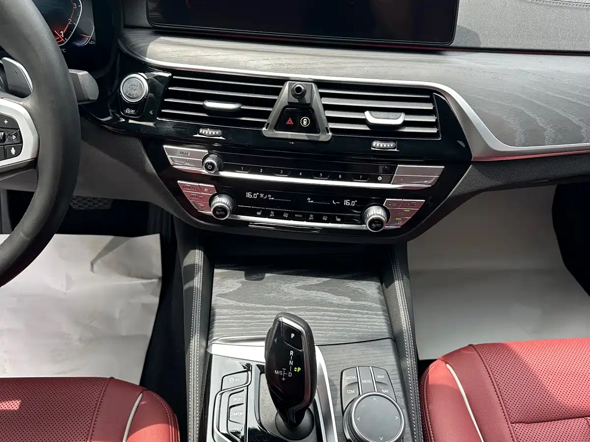 BMW 5 Series 2023 530Li Leading M Sport Package фото 5