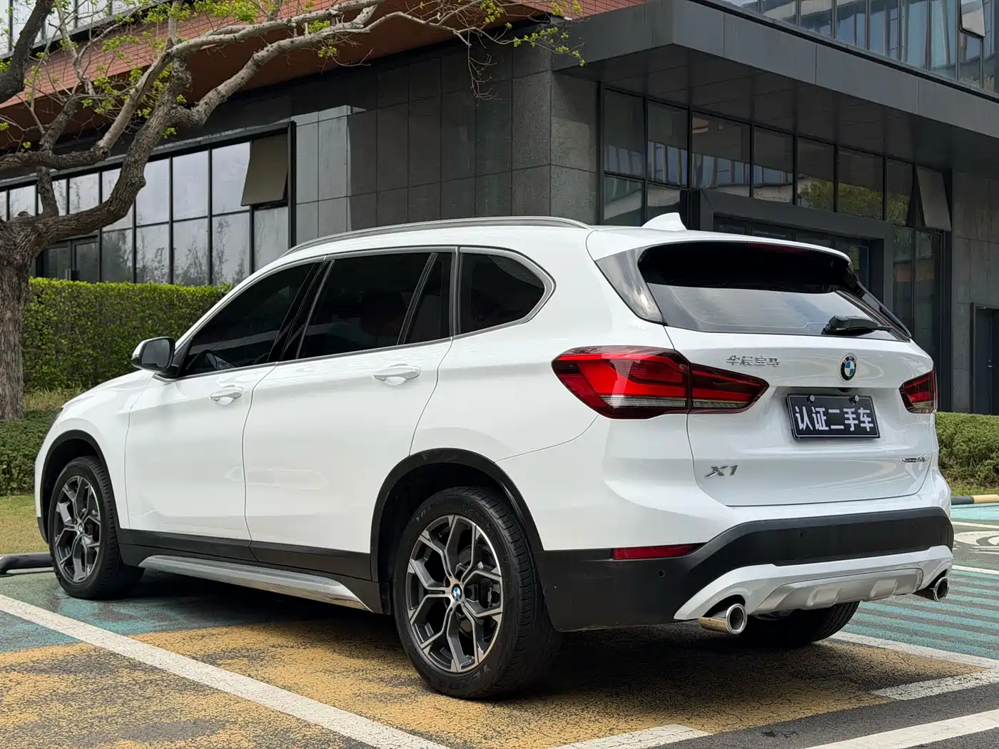 BMW X1 2020 sDrive20Li Fashion Model фото 16