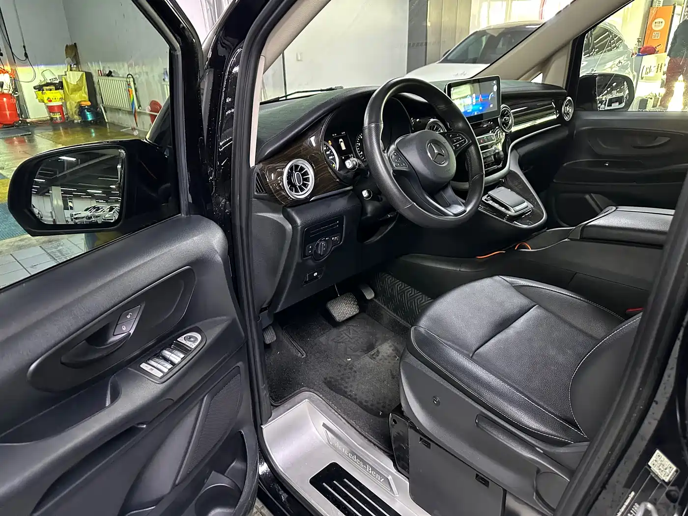 Mercedes-Benz Vito 2021 2.0T Elite 7-Seater фото 4