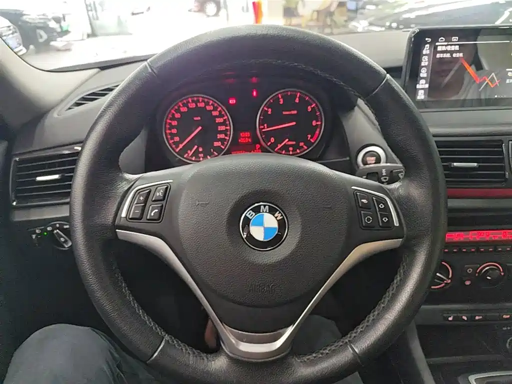 BMW X1 2015 Model sDrive18i Fashion Advanced Edition фото 11
