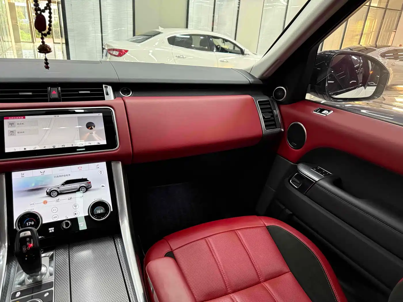 Land Rover Range Rover Sport 2021 3.0 L6 Gloss Black Edition фото 17