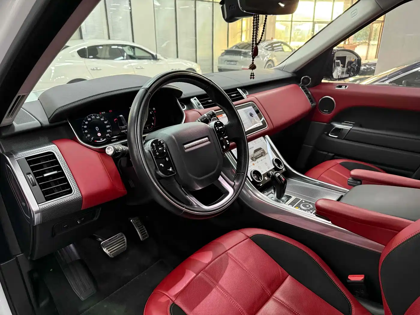 Land Rover Range Rover Sport 2021 3.0 L6 Gloss Black Edition фото 12