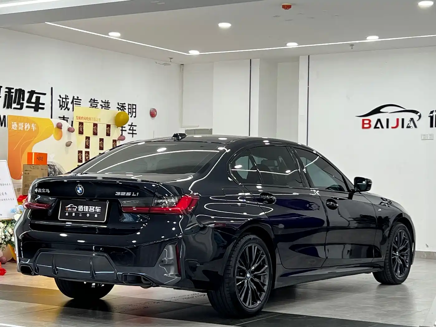 BMW 3 Series 2023 325Li M Sport Black Night Package фото 5