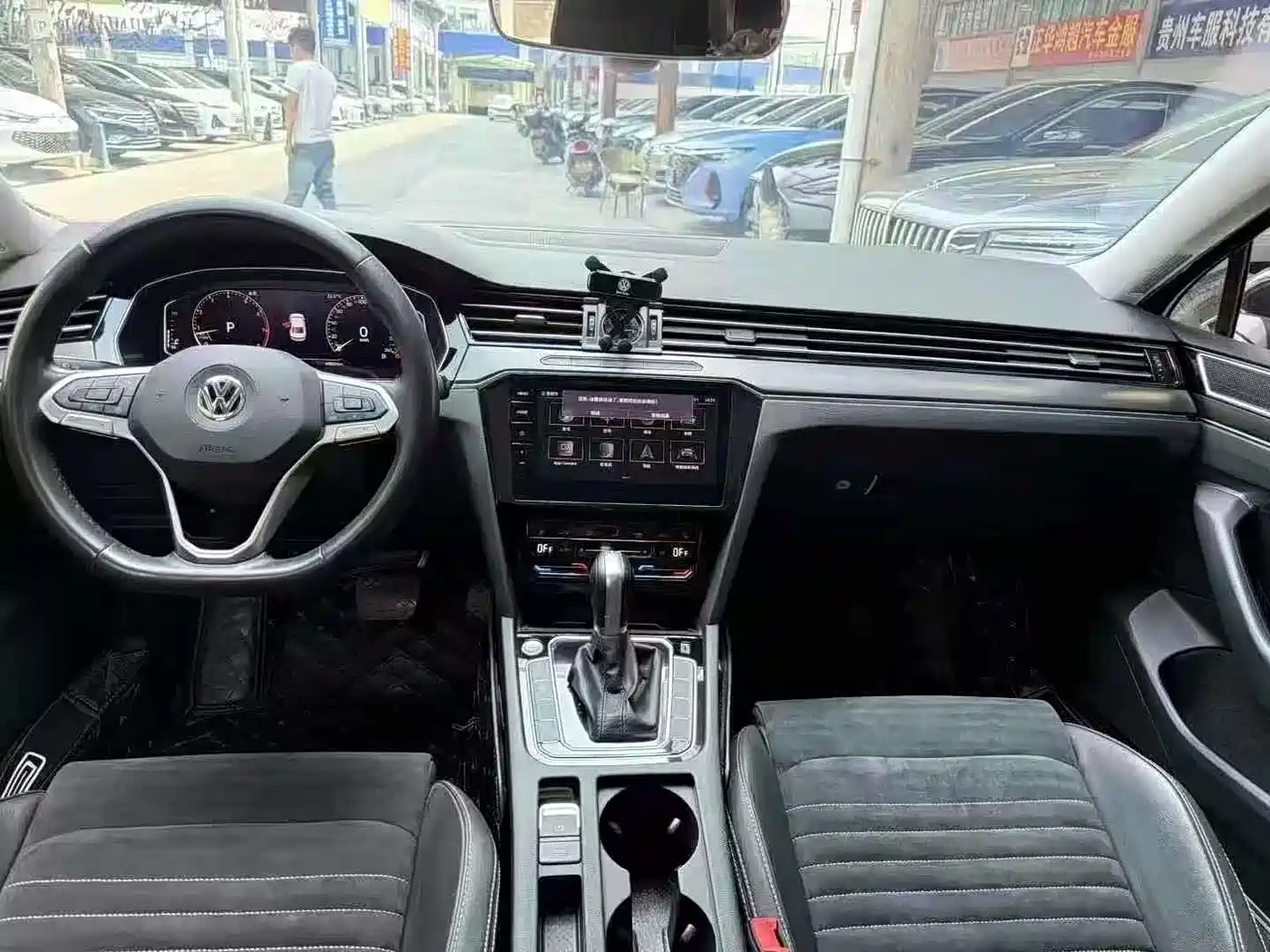 Volkswagen Magotan 2020 330TSI DSG Luxury фото 5