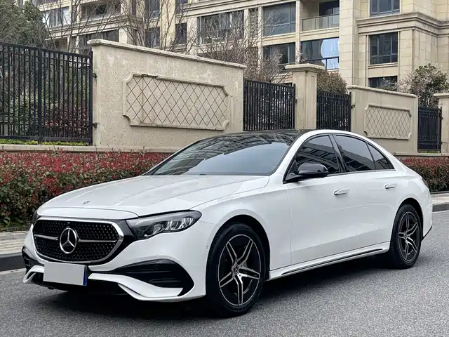 MERCEDES-BENZ E CLASS