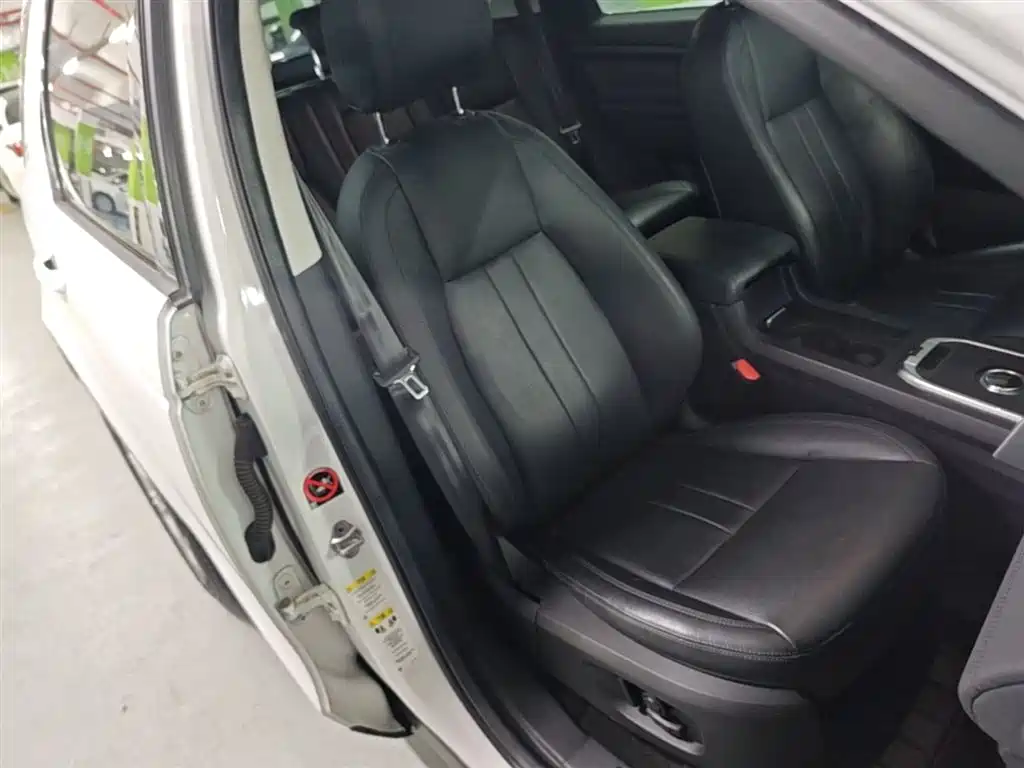 Land Rover Discovery Sport 2019 240PS SE Edition China VI фото 25