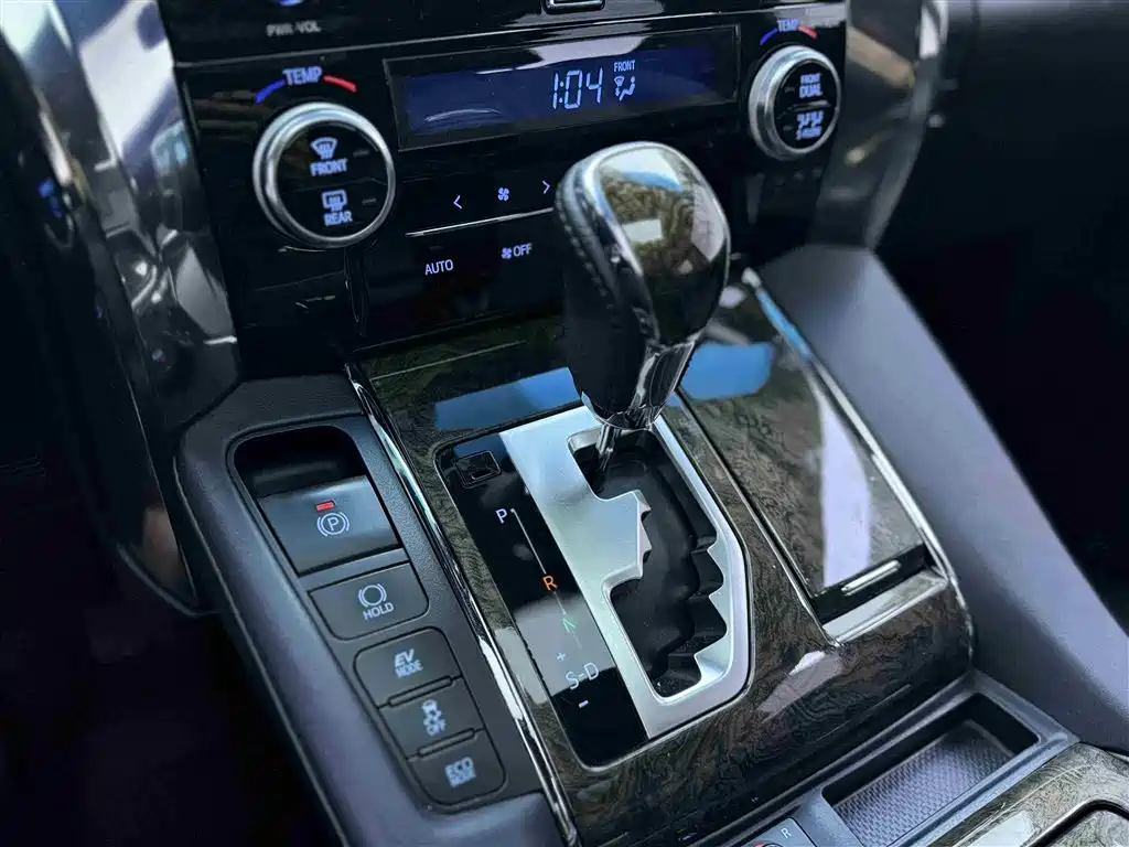 Toyota Alphard 2021 Hybrid 2.5L Ultimate фото 8