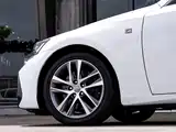 Фото 8 - Lexus IS