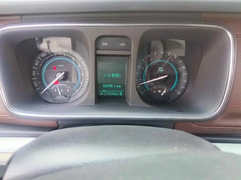 Фото 4 - Buick GL8