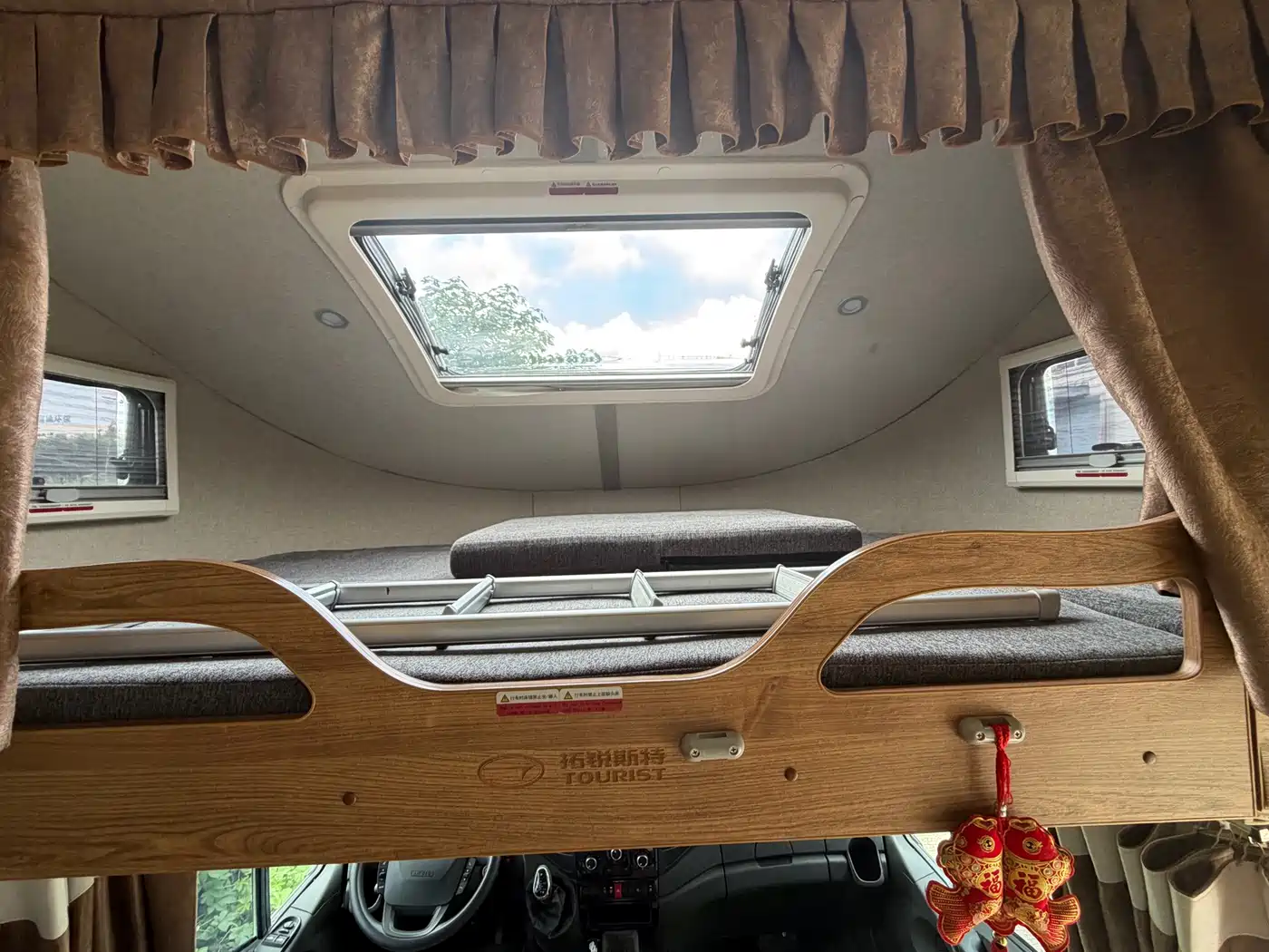 Iveco Daily 2020 2021 3.0T Automatic Shangrui Long Wheelbase High Roof Sliding Door