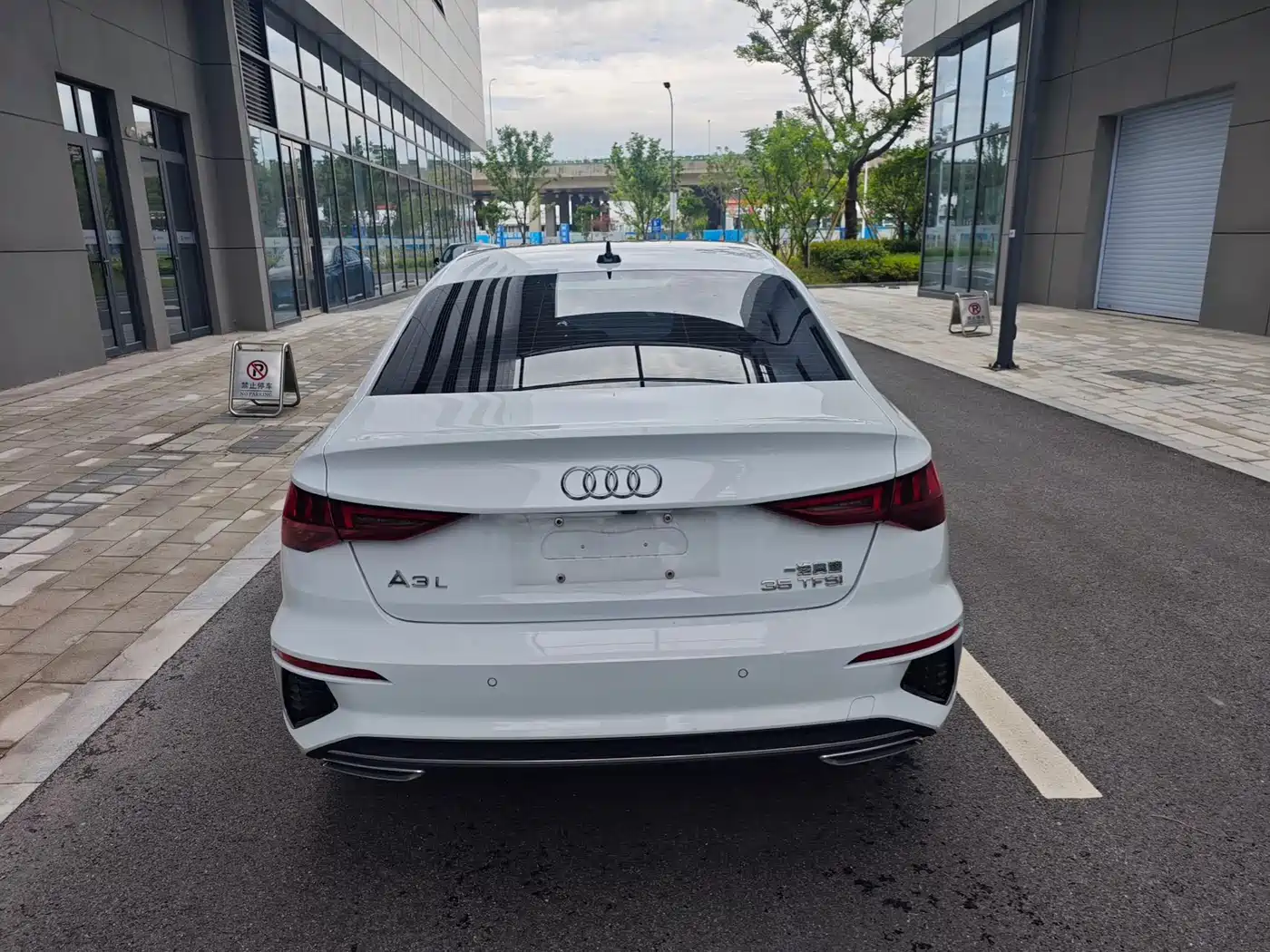 Audi A3 2023 A3L Limousine 35 TFSI Fashion Sport фото 3