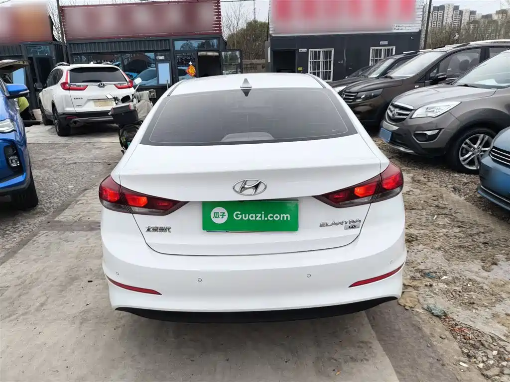 Hyundai Elantra 2018 1.6L Automatic 15th Anniversary Special Edition фото 4