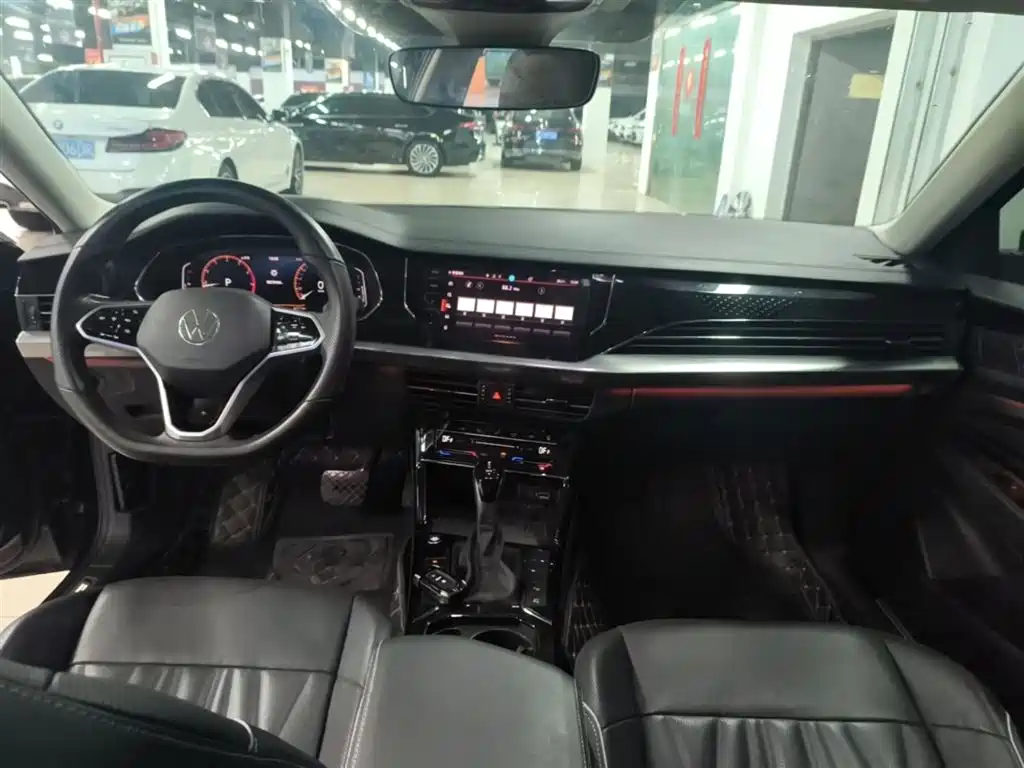 Volkswagen Passat 2023 Facelift 330TSI Luxury Edition фото 10