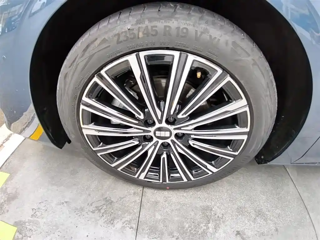 Geely Galaxy Galaxy A7 2025 EM-i фото 23