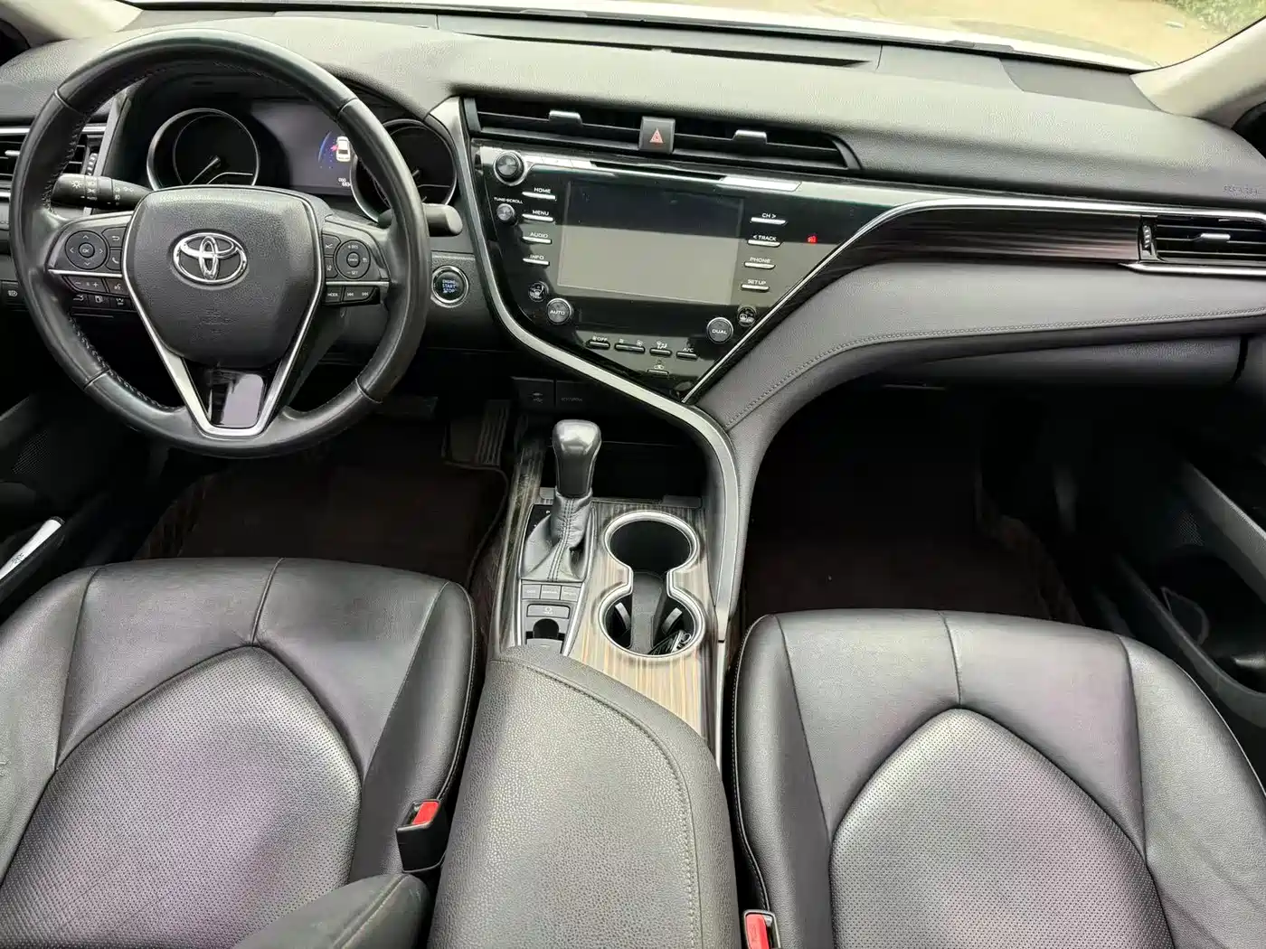 Toyota Camry 2018 2.5G Luxury Edition фото 10
