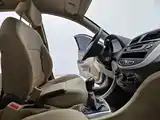صورة 14 - Hyundai Verna