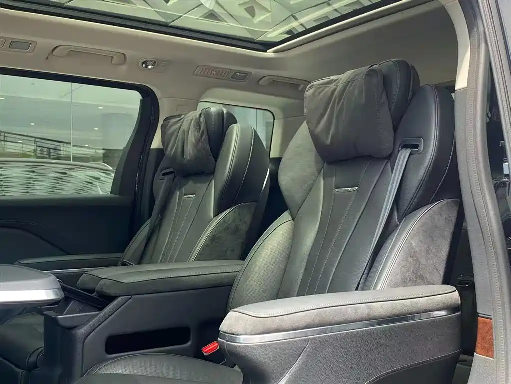 Hongqi HQ9 PHEV 2024 Model 2.0T AWD Luxury Edition фото 8