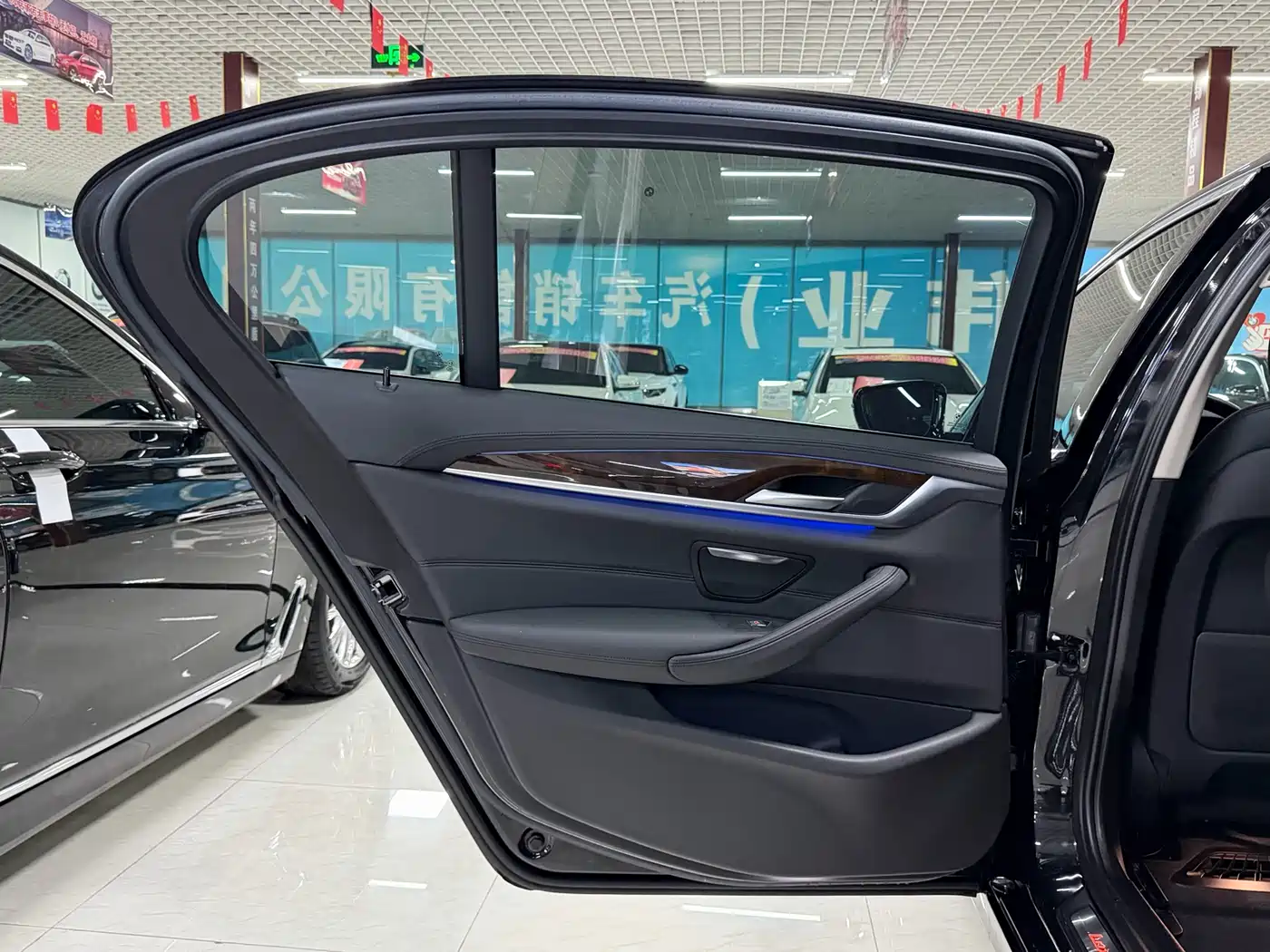 BMW 5 Series 2018 525Li Luxury Package фото 10