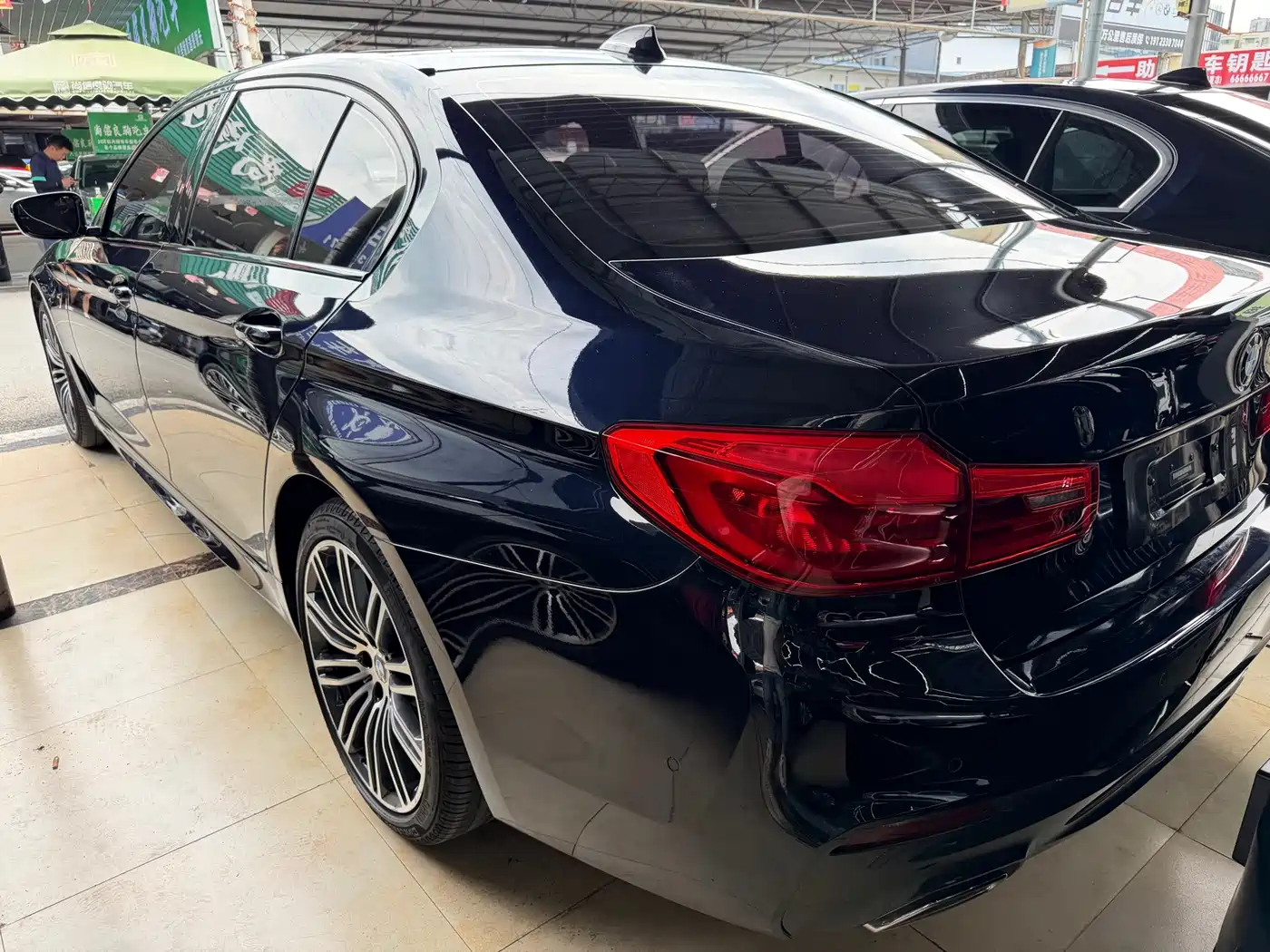 BMW 5 Series 2019 530Li Leading M Sport Package фото 4