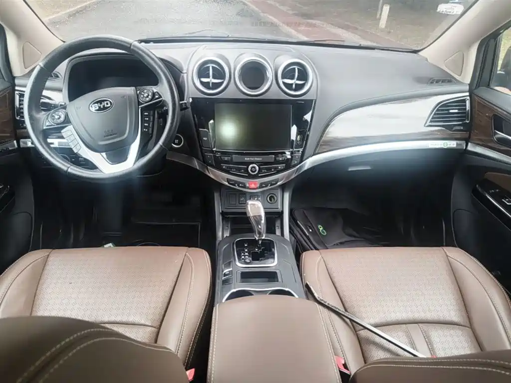 BYD S7 2016 2.0T Automatic Flagship Plus фото 10
