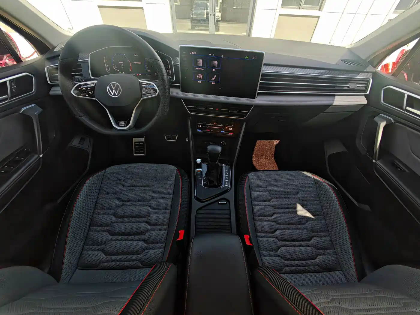Volkswagen Tiguan L 2022 330TSI Auto 2WD R-Line Premium Edition фото 6