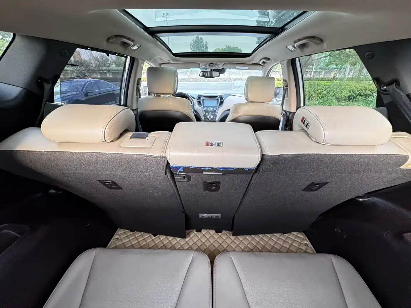 Hyundai Santa Fe (Import) 2013 3.0L 4WD Flagship Edition 7-Seater Euro V фото 7