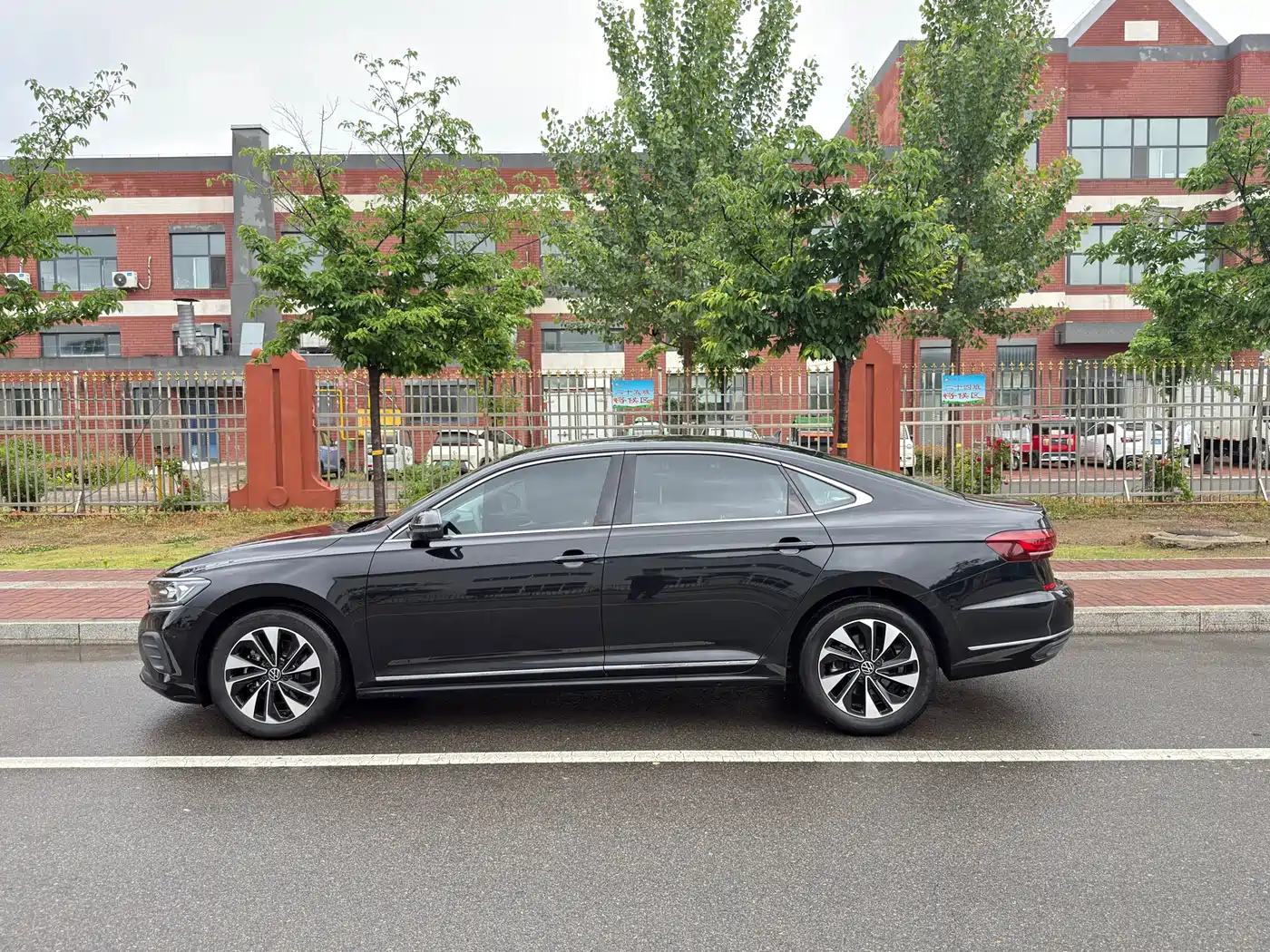 Volkswagen Passat 2025 Outstanding 280TSI Business Edition фото 3