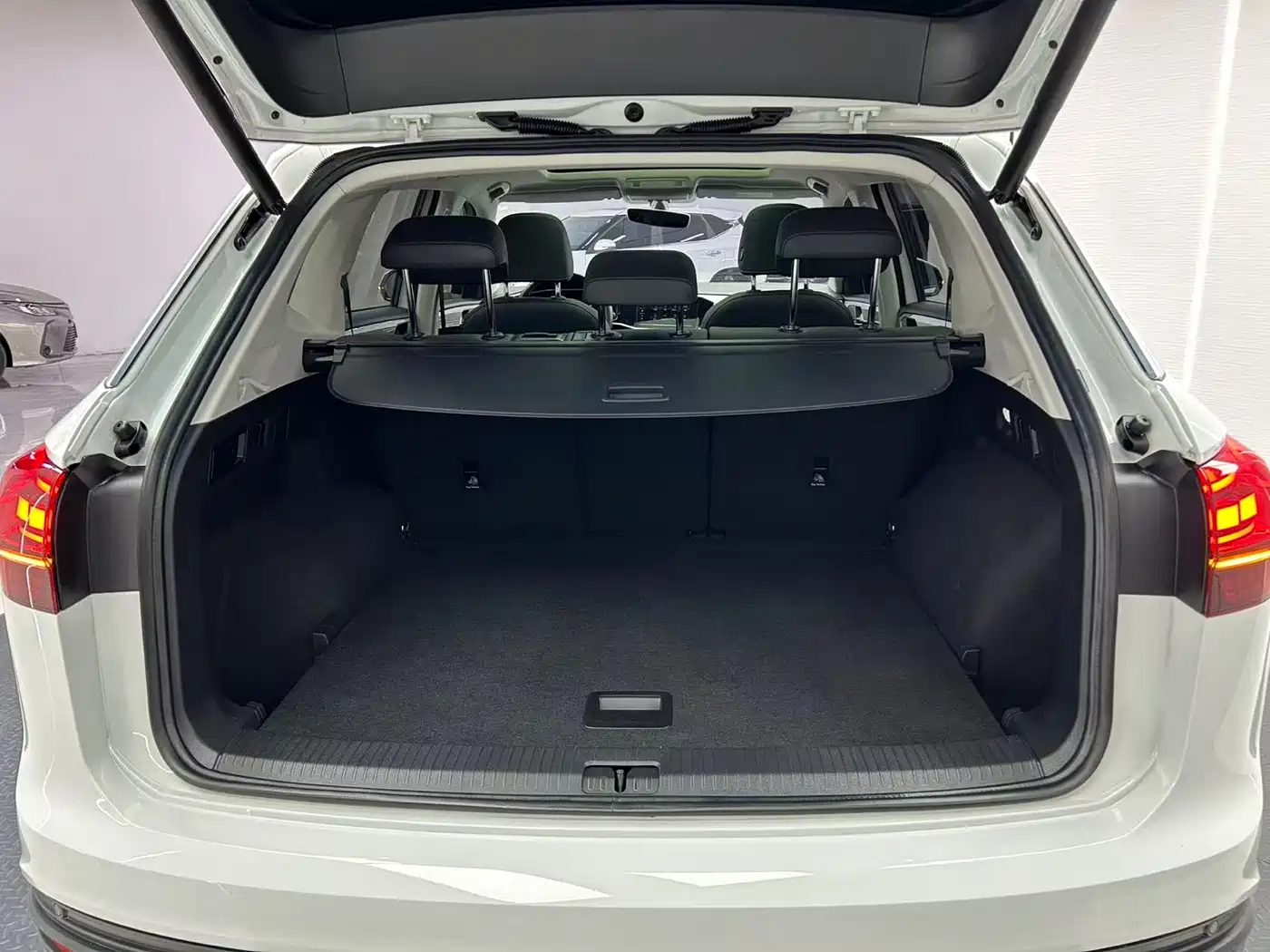 Volkswagen Tayron 2022 280TSI 2WD Luxury Smart Connect Edition фото 19