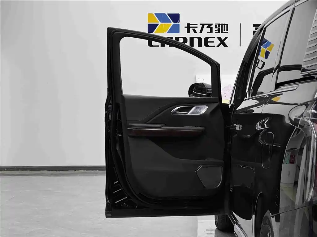 Hongqi HQ9 PHEV 2024 Model 2.0T AWD Luxury Edition фото 5