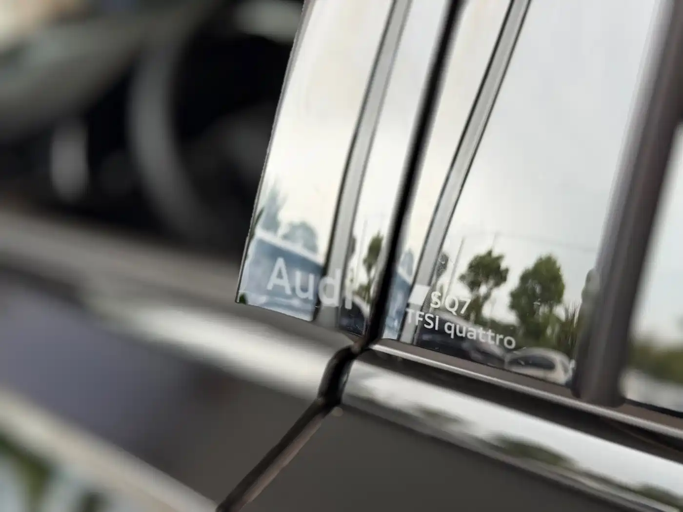 Audi SQ7 2024 4.0 TFSI фото 2